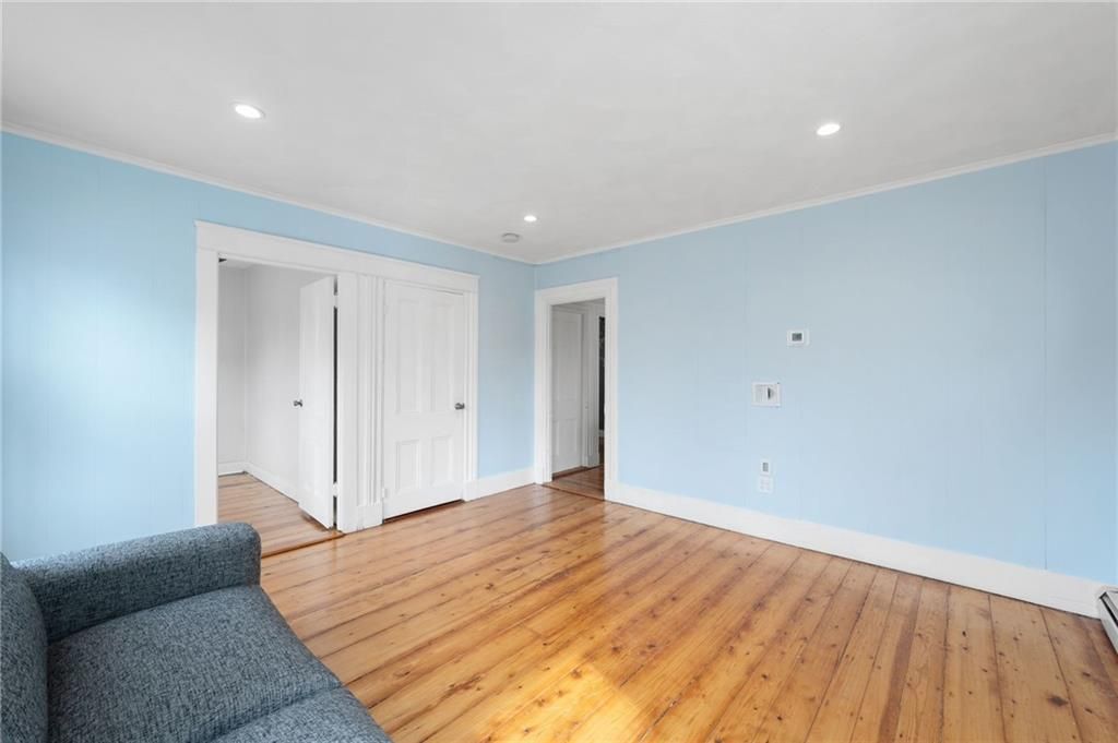 Building Photo - 130 Sutton St