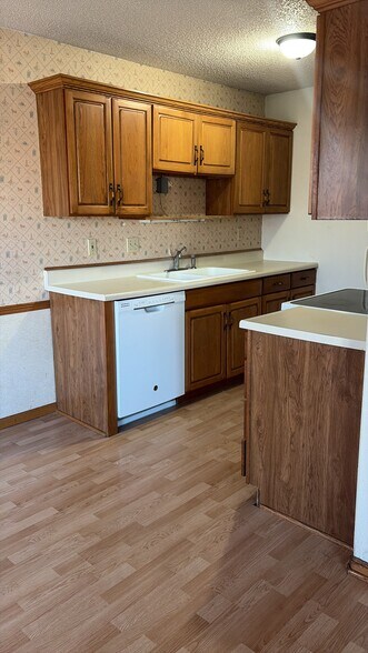 Building Photo - 1402 5th Ave