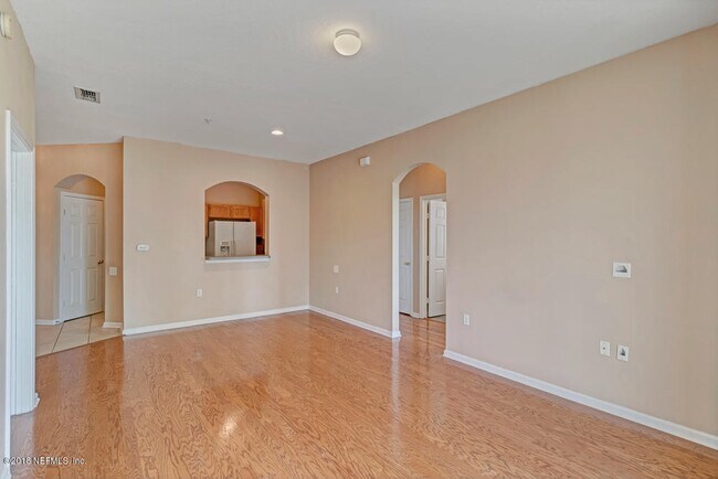 Building Photo - 7990 Baymeadows Cir E