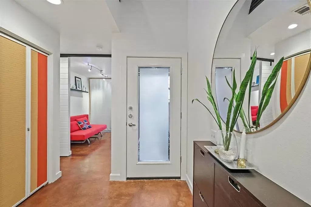 Building Photo - 2809 Crawford St