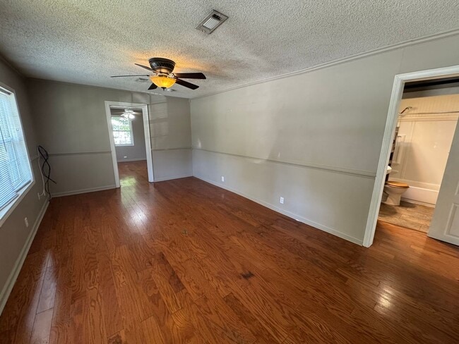 Building Photo - 3/2 House in Armuchee- $1,295