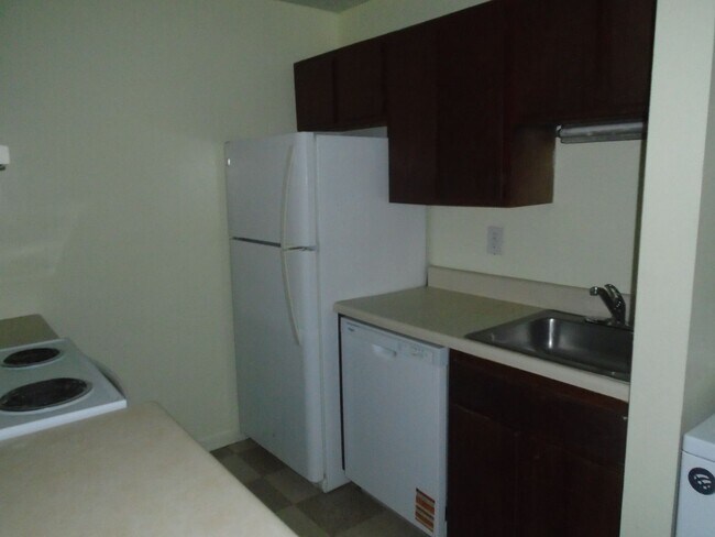 Building Photo - 2 bedroom 2 bath!