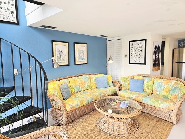 Building Photo - Furnished Waterfront Bungalow with Pool Ac...