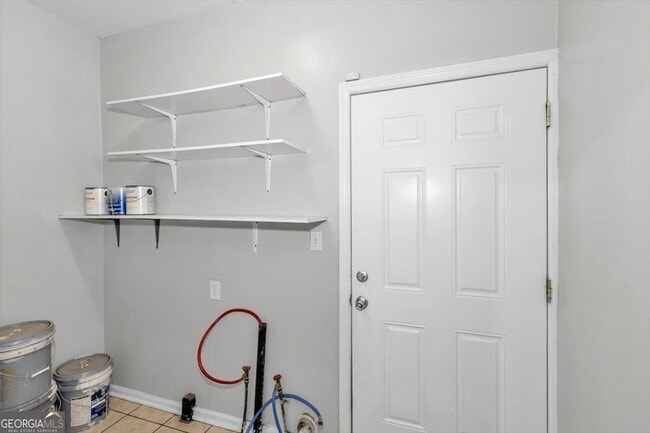 Building Photo - 1943 Heckle St