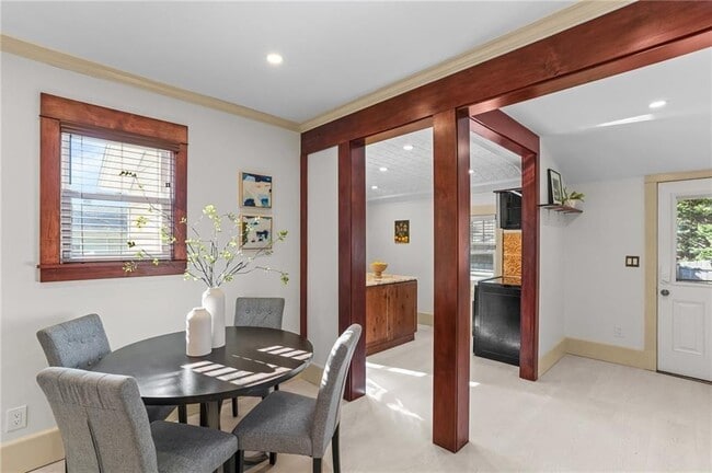 Building Photo - 36 Mt Hope Ave