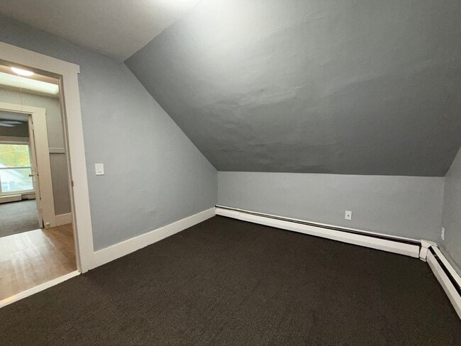 Building Photo - Price Drop!! 3rd Floor Amesbury 2 Bedroom+...