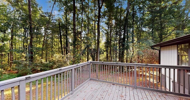 Building Photo - Hidden Gem in Lithonia!!