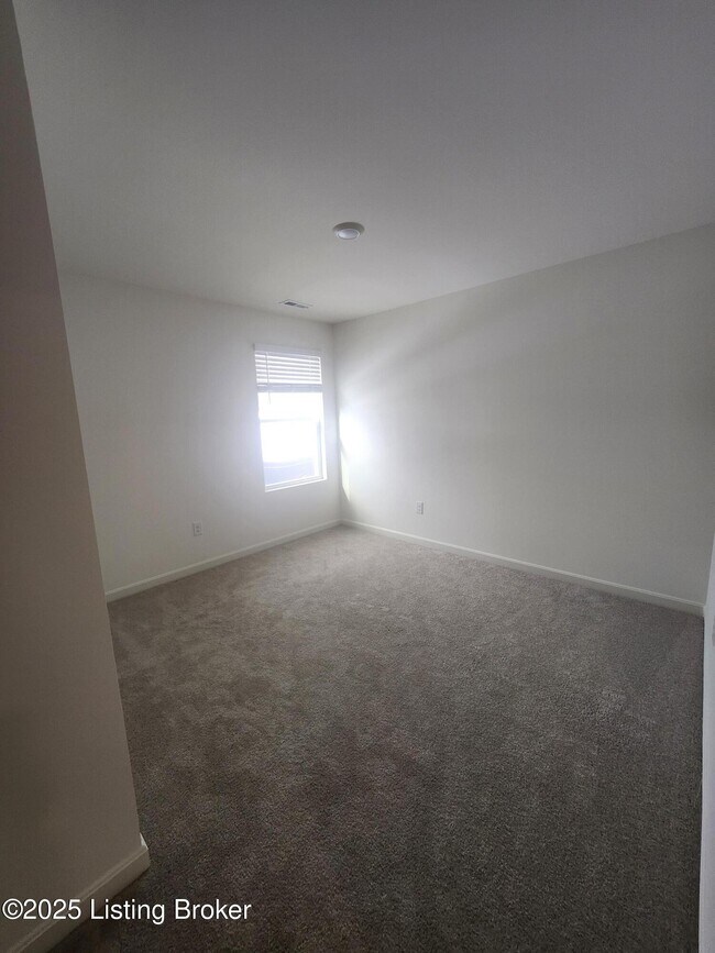 Building Photo - 156 Coral Springs Parkway