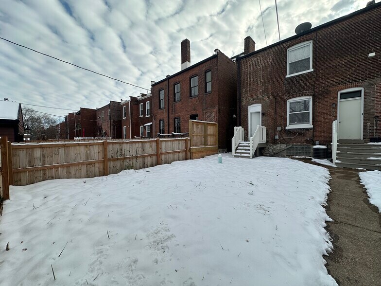 Building Photo - 2747 Armand Pl