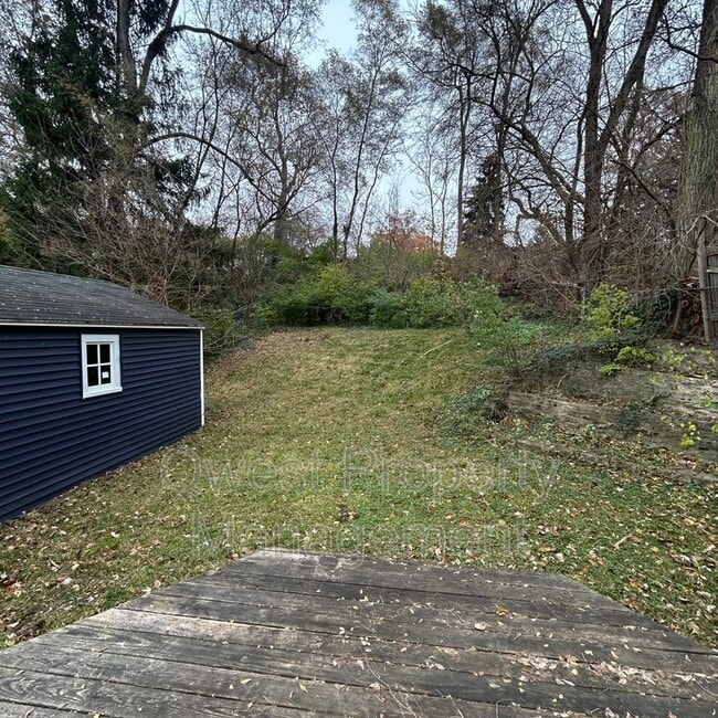 Building Photo - 1532 Sylvan Ave SE