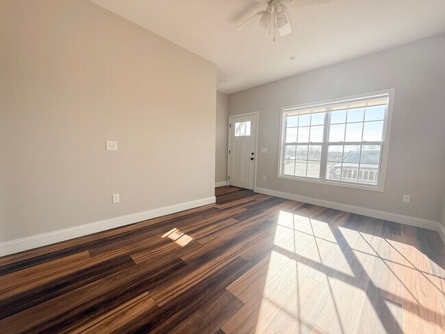 Building Photo - 5200 Oak Pt Ct