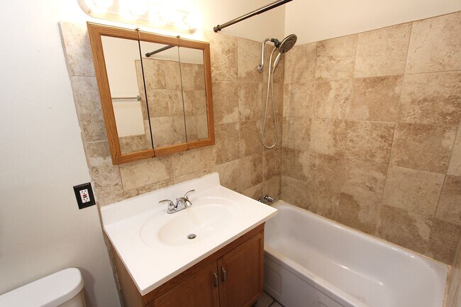 Building Photo - *LEASE TAKEOVER* Single Level 2BR Flagstaff Home | Fenced Yard & In-Unit Laundry