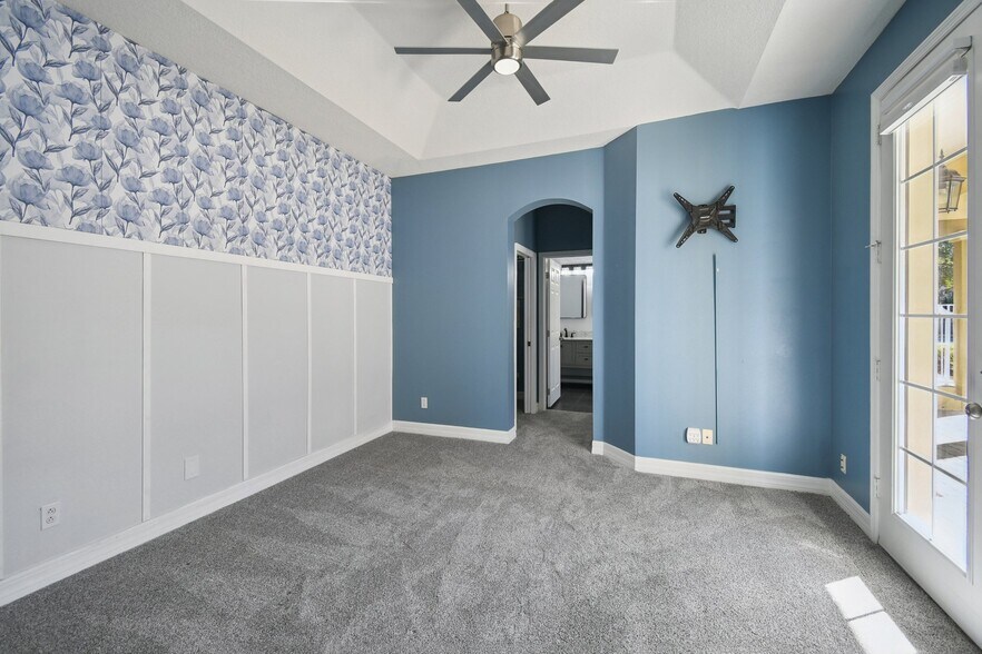 Building Photo - 531 Hedgewood Dr