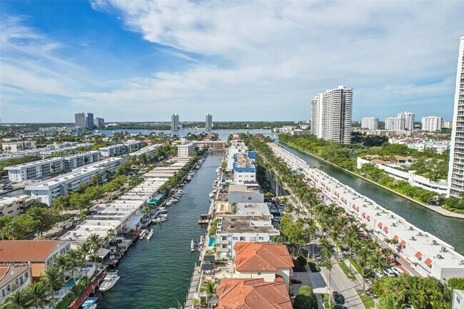 Building Photo - 3862 NE 171 St