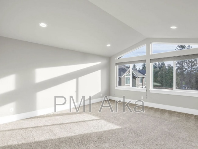 Building Photo - 6603 SE 7th Pl