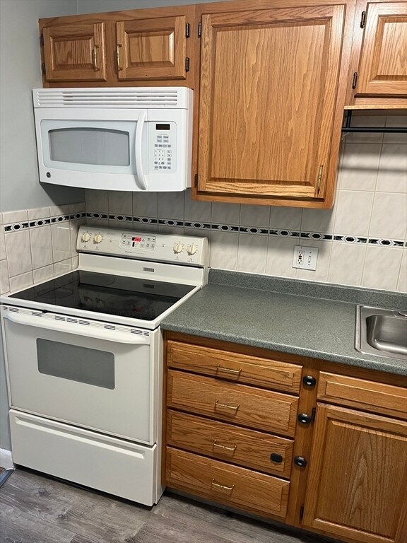 Building Photo - 39 Linden St