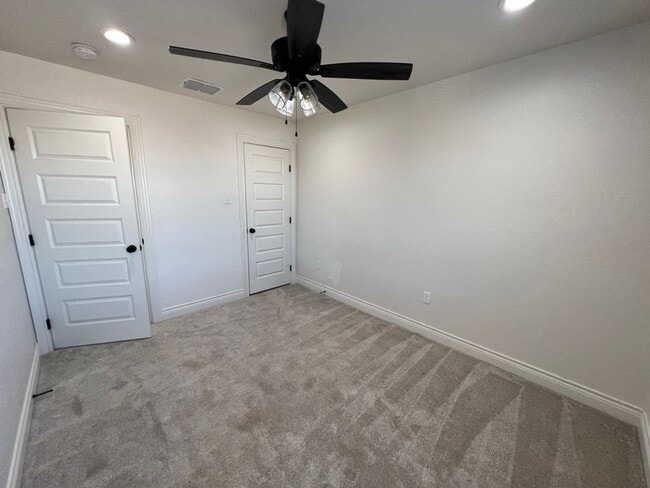 Building Photo - Easy Living with AMRR: Beautiful 4-Bedroom Home Near HEB