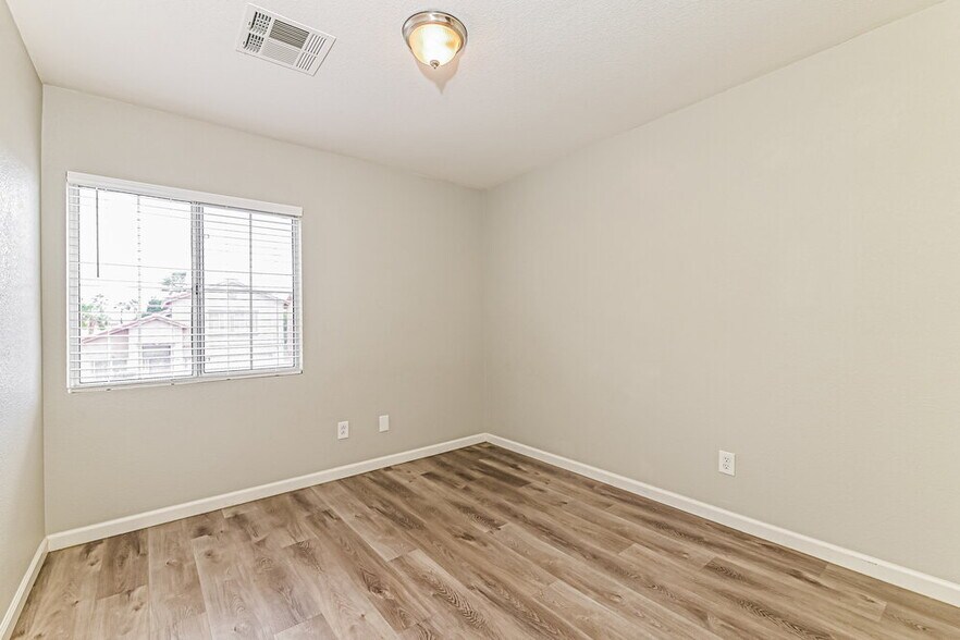 Building Photo - 6237 Autumn Creek Dr