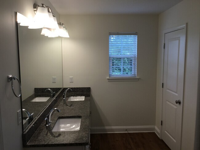 Building Photo - 5627 Long Marsh Dr