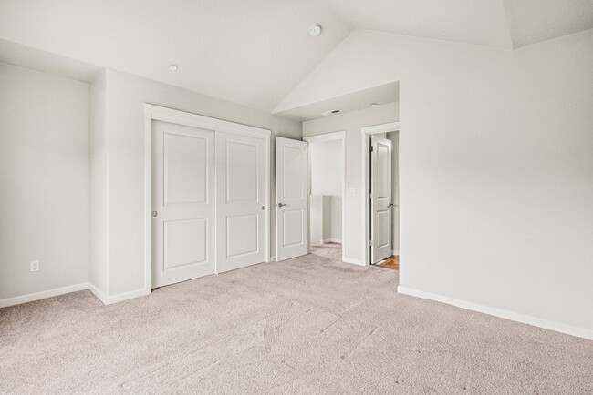 Building Photo - 7163 NW Eleanor Ave