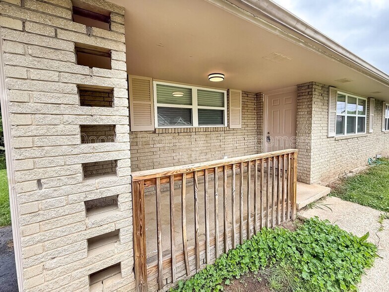 Building Photo - 7490 Austin Dr