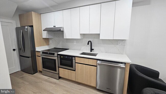 Building Photo - 3923 14th St NW