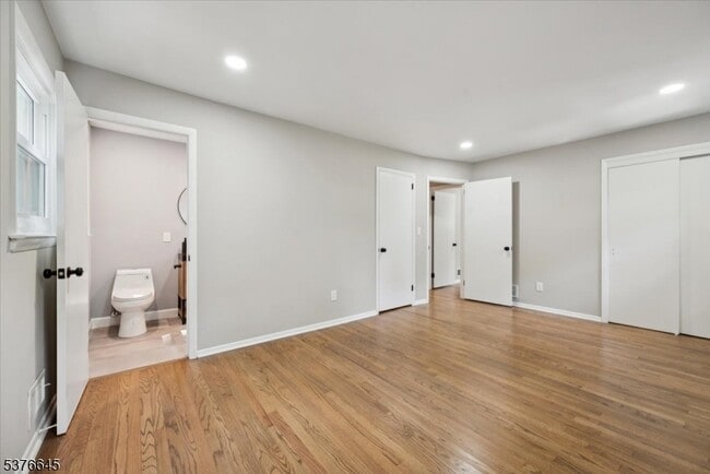 Building Photo - 19 Braidburn Way