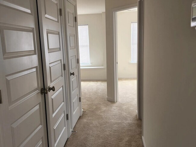 Building Photo - 12229 Dutch Elm Cir