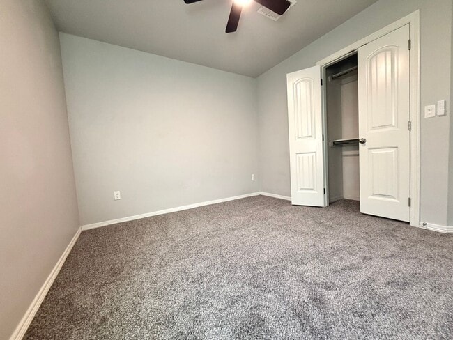 Building Photo - Beautiful 3BD 2BA w/ Bonus Room Located in Edmond's Falls at Vista Ln Addition!!