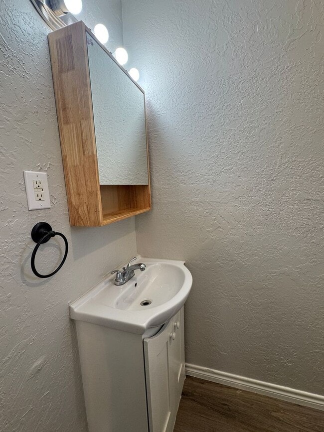 Building Photo - 1626 NW 38th St