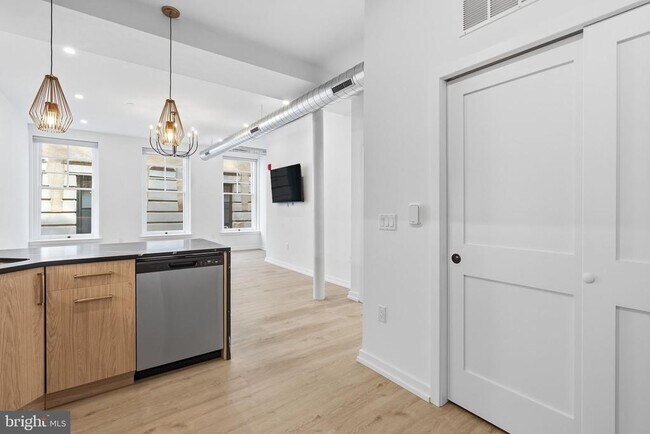 Building Photo - 1232 Chancellor St