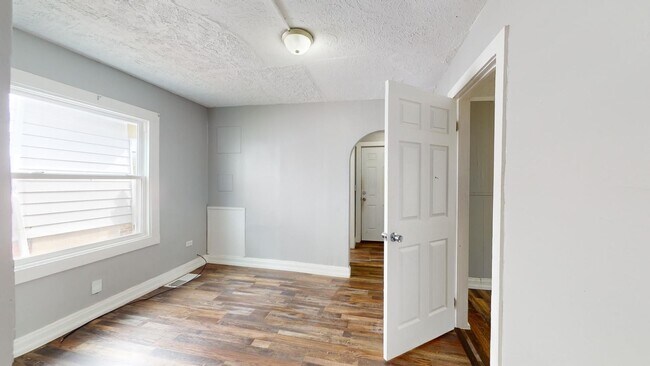 Building Photo - 3523 Walton Ave