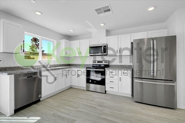 Building Photo - 2129 Shady Tree Cir