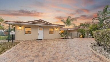 Building Photo - 601 N 44th Ave