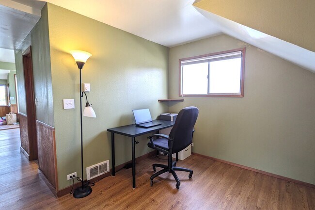 Building Photo - 3022 Federal Ave