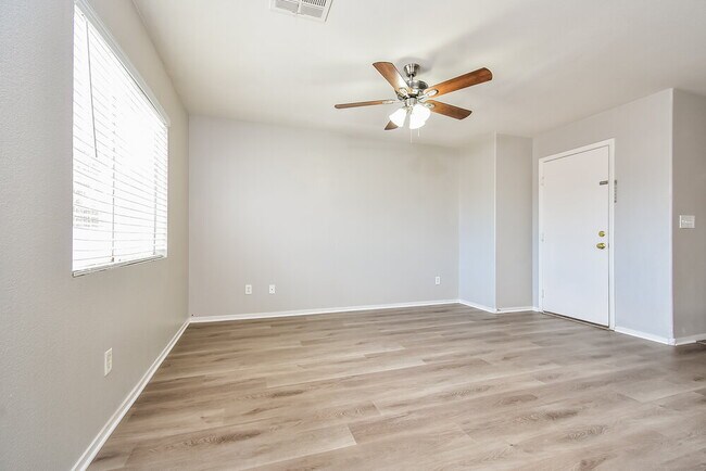 Building Photo - 1203 Emerald Stone Ave