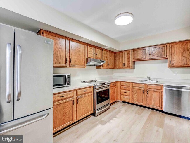 Building Photo - 18 Clinton Hill Ct