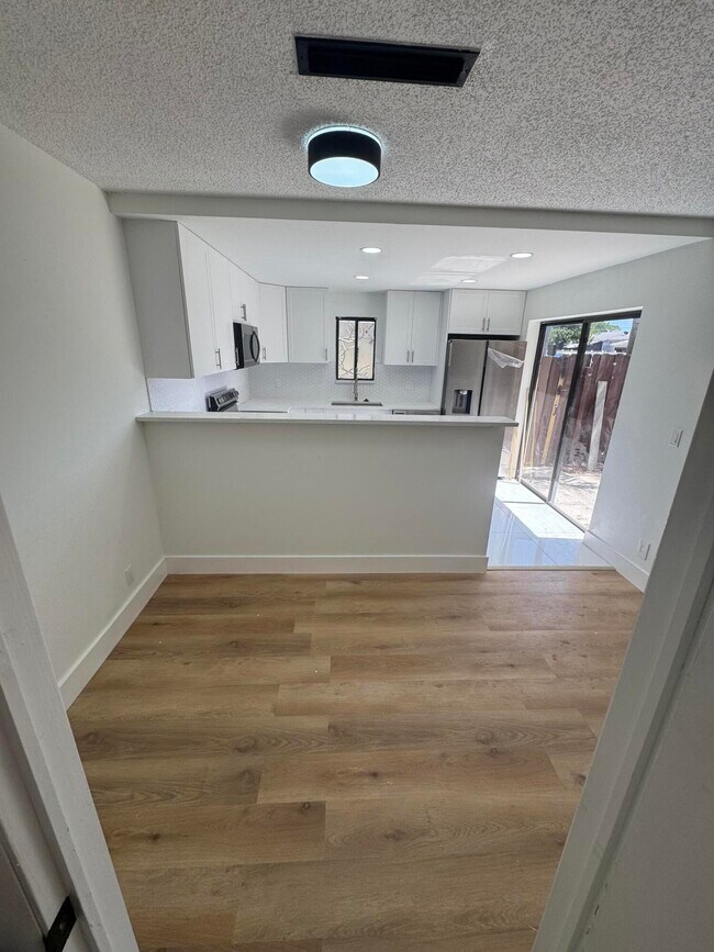 Building Photo - 4204 Waterview Cir