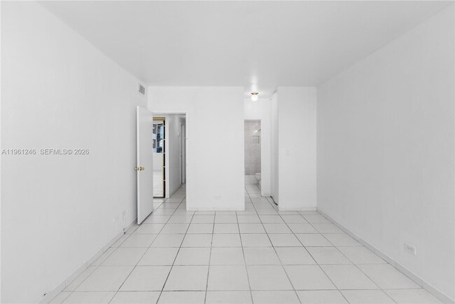 Building Photo - 7441 Wayne Ave