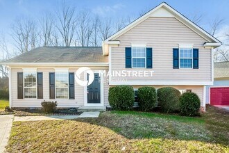 Building Photo - 4 Bedroom Pet-Friendly Home in Charlotte, NC with Main Street Renewal