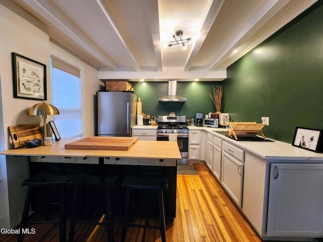 Building Photo - 11 Ingersoll Ave