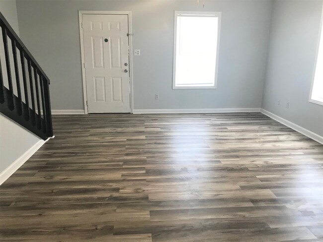 Building Photo - 914 Prater Rd