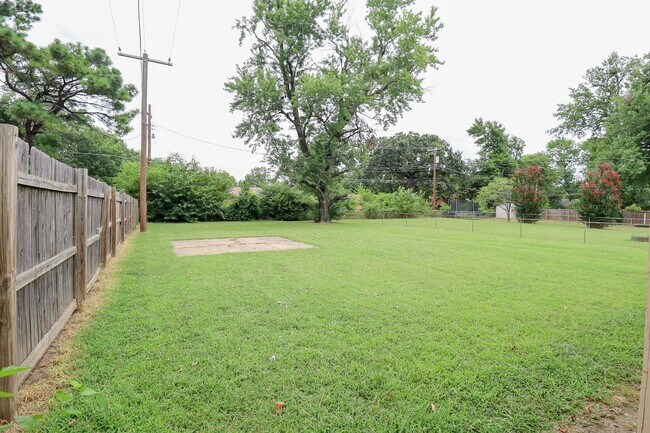 Building Photo - Charming 2 Bed, 1 Bath Home!