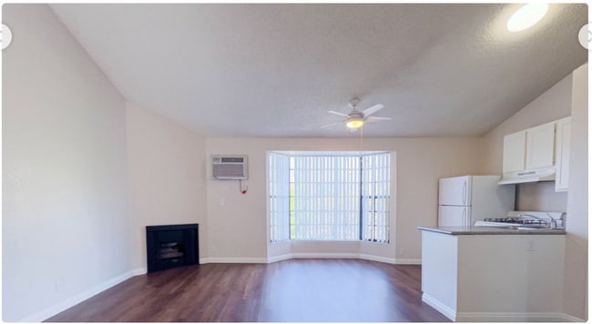 Building Photo - Spacious 1-Bed Apartments in Gated Tujunga Community