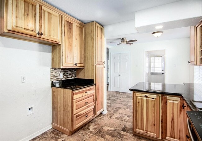 Building Photo - 505 Heathgate Dr
