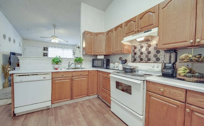 Building Photo - 1216 Bringle Ferry Rd