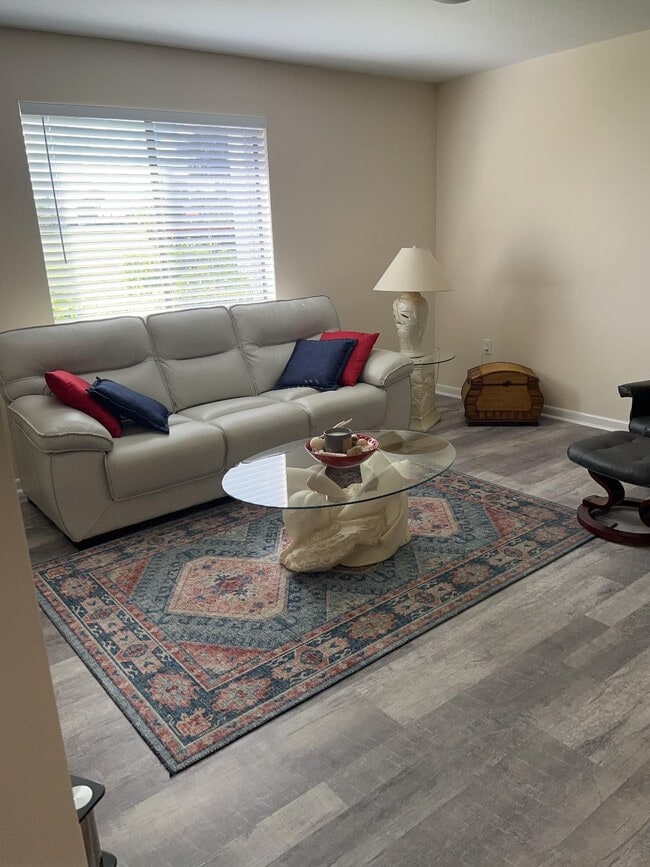 Building Photo - 5403 SE Miles Grant Rd