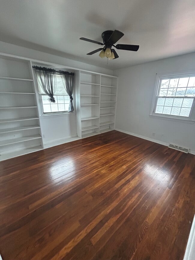 Building Photo - 1404 Logan St