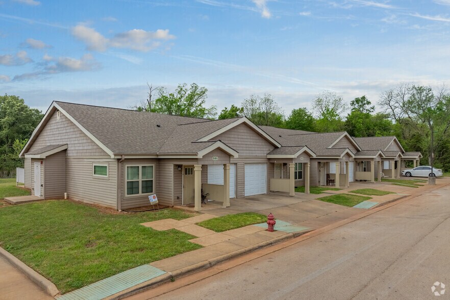 Building Photo - Mission Village of Jacksonville