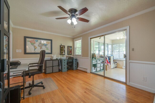 Building Photo - 2418 Heutte Dr